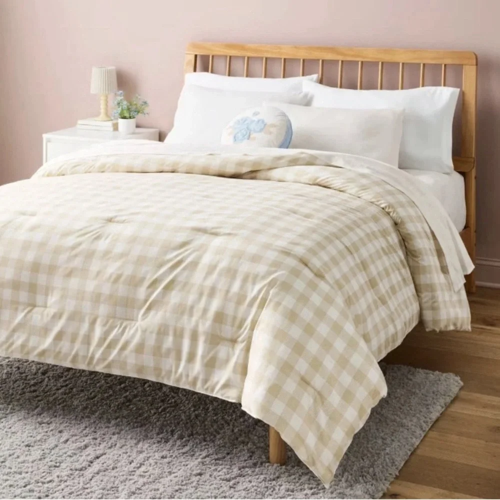 Room Essentials Beige Checkered Comforter Set